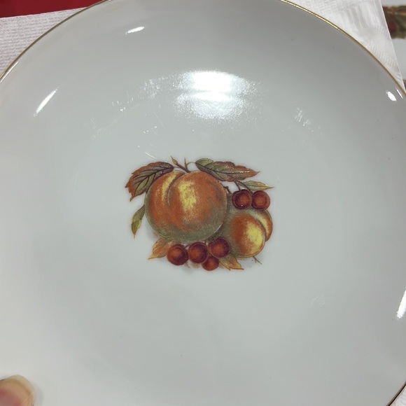Vintage fruit plates set of 6 , made in Japan , 3 different pictures. - Picture 4 of 7